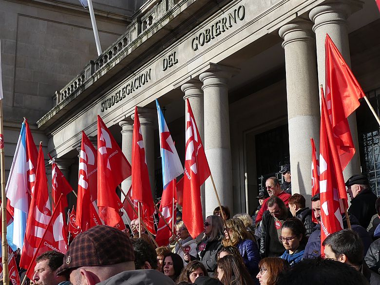 17-01-11 IndultoCarlosSerafinSubdelegacionPontevedra19.JPG